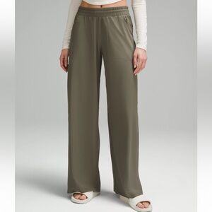 Lululemon Swift Mid-Ride Wide Leg Pant-size 6